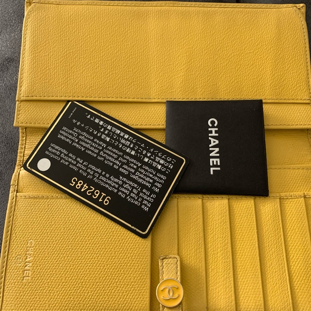 Chanel Wallet - Picture 6 of 16